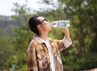 Tại sao nước kho&aacute;ng thi&ecirc;n nhi&ecirc;n tốt cho sức khỏe?