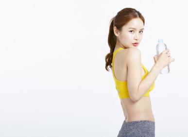 Khỏe người, đẹp da c&ugrave;ng nước kho&aacute;ng