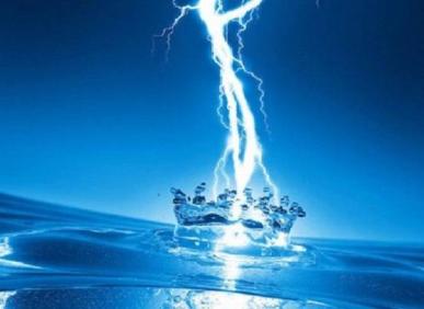 Nước tinh khiết c&oacute; dẫn điện kh&ocirc;ng? Tại sao