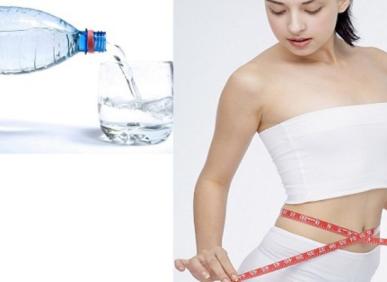 TOP 7 loại nước uống đ&oacute;ng chai giảm c&acirc;n an to&agrave;n, &iacute;t calo 